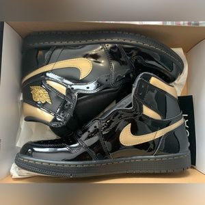 Authentic Deadstock Jordan 1 Retro High Black Metallic Gold size 10 (2020)